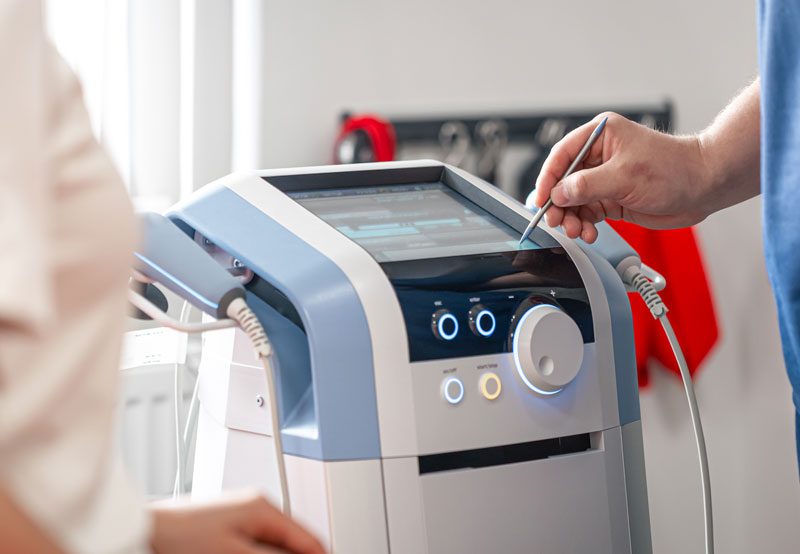 Medical-treatment-device-in-clinical-setting Medical-treatment-device-in-clinical-setting