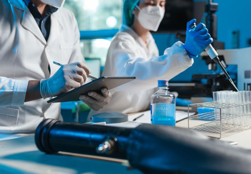 Researchers-working-in-medical-laboratory Researchers-working-in-medical-laboratory